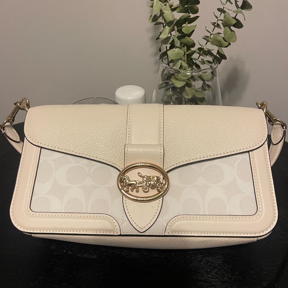 NWOT White Coach Shoulder Handbag 🤍